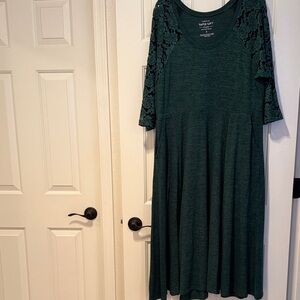 Elegant Green Lace Sleeve Dress